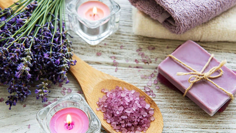 Kräuterbad mit Lavendel